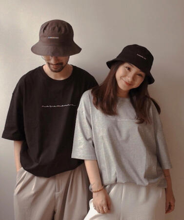 T-shirt &amp; bucket hat